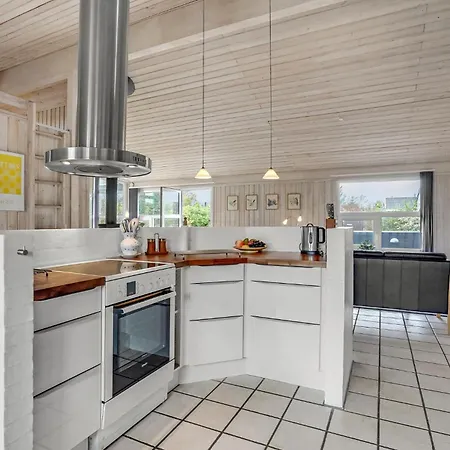 Holiday home Lovely In With Wifi Hjorring