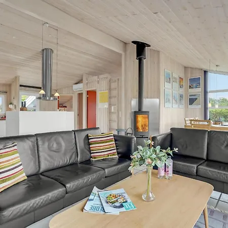 Holiday home Lovely In With Wifi Hjorring